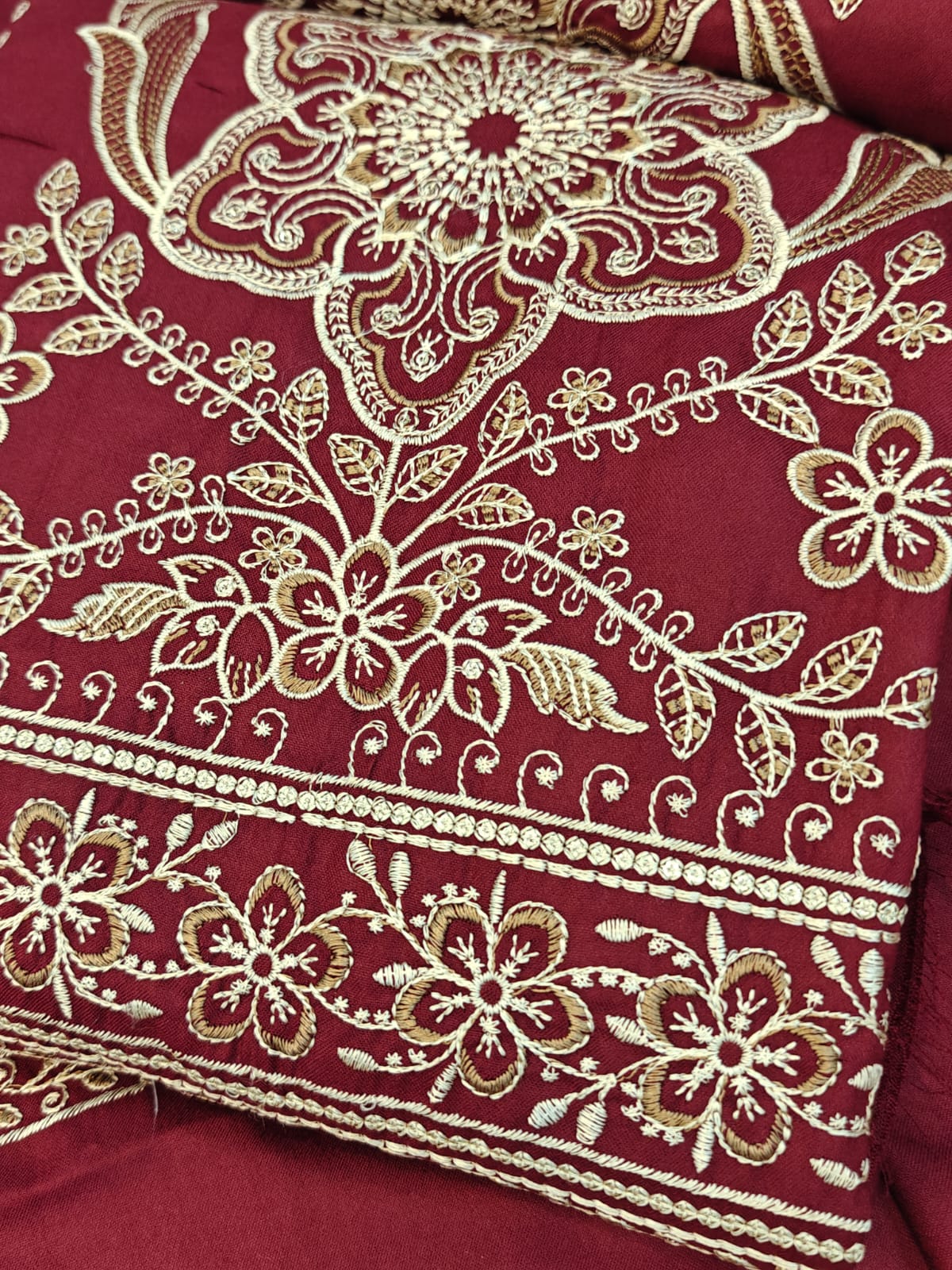 Dhanak Woool Collection ✅Winter Collection 2026 ✅Brand:  Breeze  ✅Fabric: Dhanak Wool 3pc   ✅Status: Heavy Emb ❤️ Front shirt Full Heavy Emb  ✅Sleeves Heavy Emb ✅*Back* Emb ✅*Trouser* Plain Dupata : Woolen havey emb shawl 🌹(Wholesale Price)  ❤️ *Rs3450*