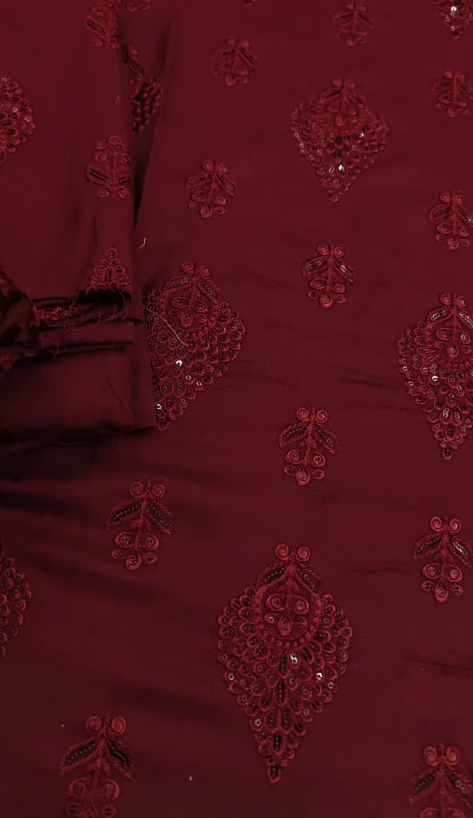 Winter Collection ✅Winter Collection 2026 ✅Brand: Breeze ✅Fabric: * Dhanak Wool 3pc  * ✅Status: *Heavy Emb* ❤️ Front shirt Full Heavy Emb  ✅*Sleeves* Heavy Emb ✅*Back* Emb ✅*Trouser* Plain Dupata :Palachi Shawal 🌹(Wholesale Price)  ❤️ *Rs3050*