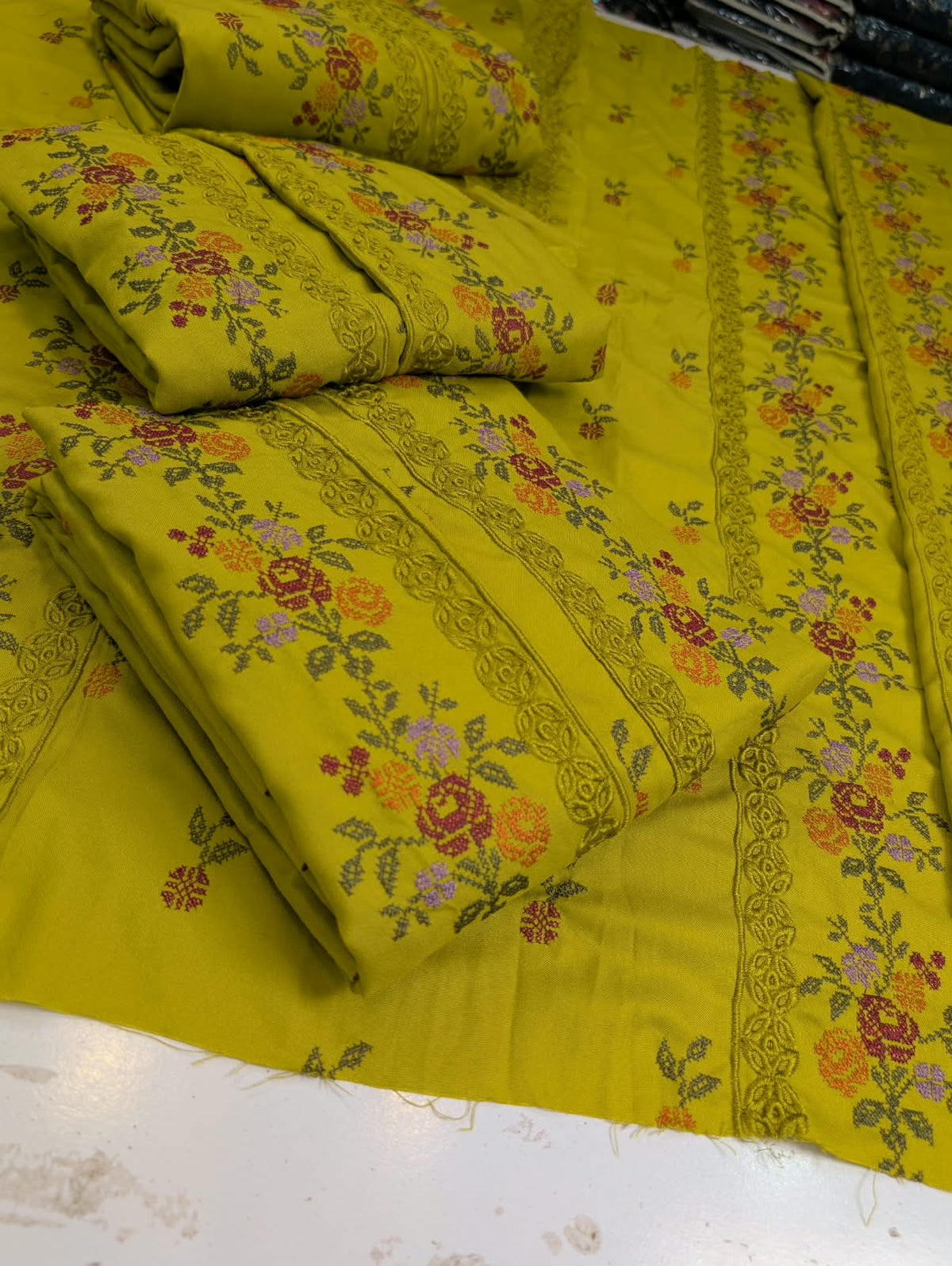 Winter 3 pcs artical 2027 Dhanak Full emb Front Back and sleeves Emb Trouser Plain Dhanak Emb Duppta same Dhanak Havey emb