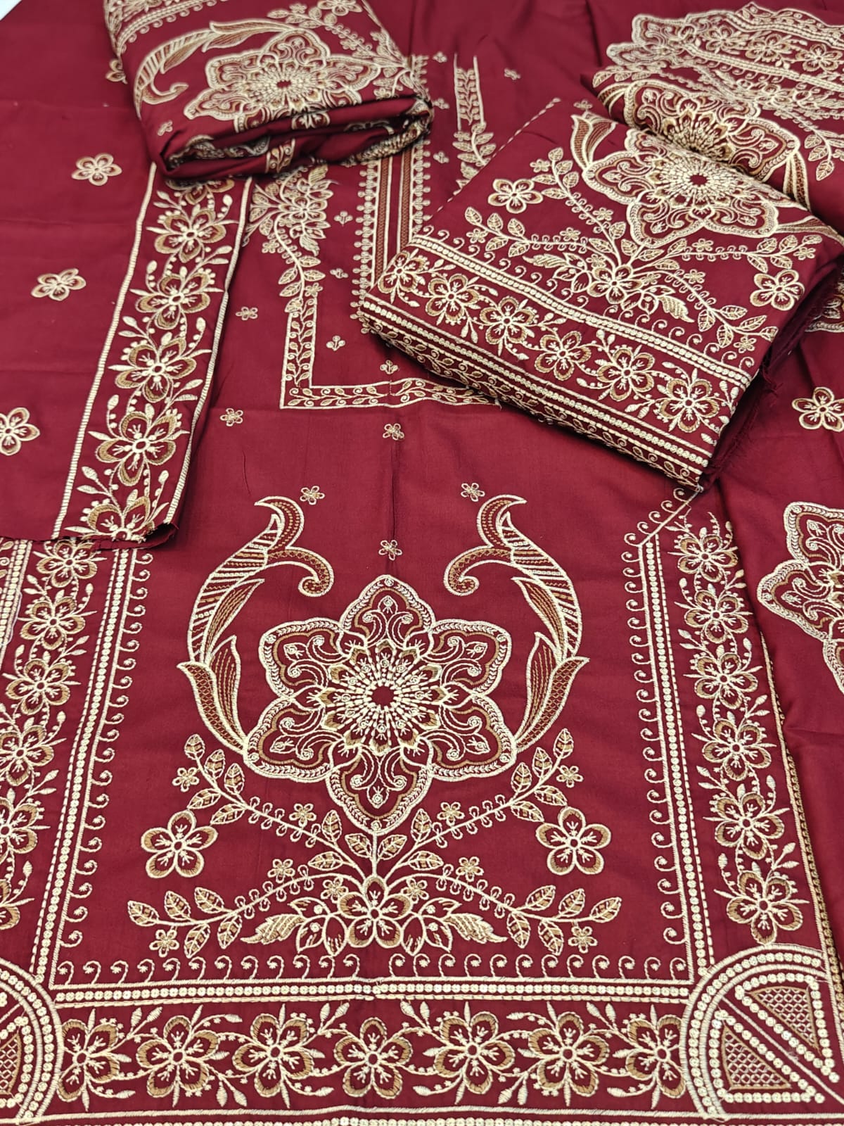 Dhanak Woool Collection ✅Winter Collection 2026 ✅Brand:  Breeze  ✅Fabric: Dhanak Wool 3pc   ✅Status: Heavy Emb ❤️ Front shirt Full Heavy Emb  ✅Sleeves Heavy Emb ✅*Back* Emb ✅*Trouser* Plain Dupata : Woolen havey emb shawl 🌹(Wholesale Price)  ❤️ *Rs3450*