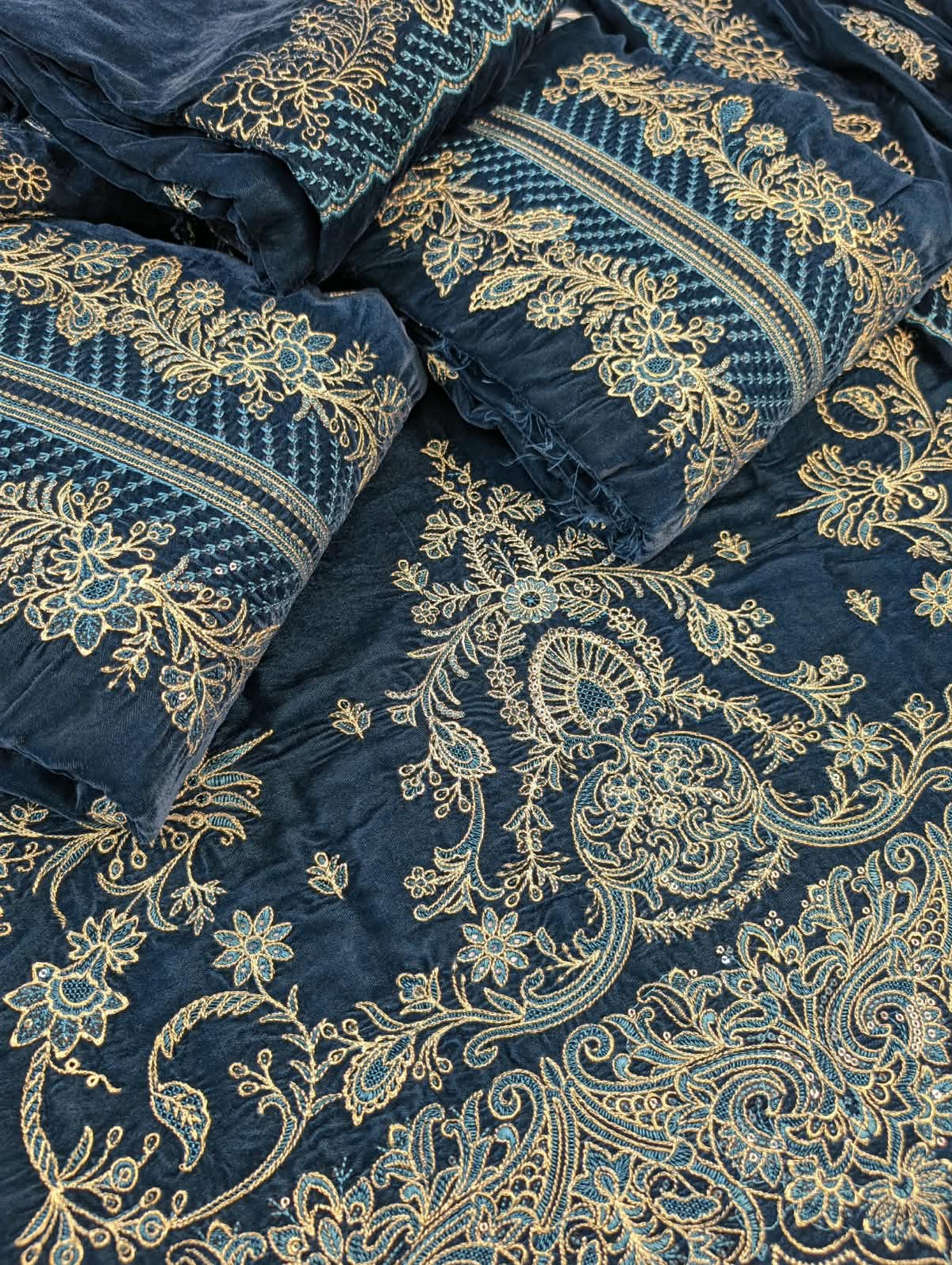 Velvet Collection✅Winter Collection 2026✅Brand: Maraia B✅Fabric: 9000 Micro Falcon ✅Status: *Heavy Emb*❤️Front shirt Full Heavy Emb✅Sleeves Light Weight Emb ✅Back Light Weight EMB Duppata:Velvet EMB Shawal ✅*Trouser* Plain (Wholesale Price)  ❤️ *Rs5550*