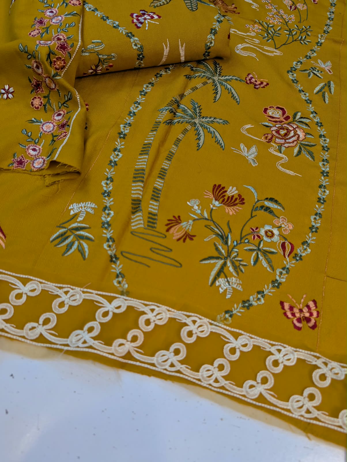 Dhanak  Collection ✅Winter Collection 2026 ✅Available (Stock) ✅Brand:Breeze  ✅Fabric:Dhanak Wool 3pc ✅Status:Heavy Emb ❤️ Front shirt Full Heavy Emb  ✅Sleeves Heavy Emb ✅Back Emb ✅Trouser Plain Dupata : Woolen Shawl 🌹(Wholesale Price)  ❤️ *Rs3250*