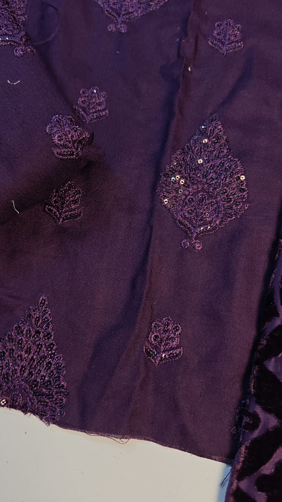 Winter Collection ✅Winter Collection 2026 ✅Brand: Breeze ✅Fabric: Dhanak Wool 3pc  ✅Status: Emb ❤️ Front shirt Heavy ✅Sleeves light Weight Emb ✅Back light Weight Emb ✅Trouser Plain Dupata :palachi shawal  ❤️ *Rs3050*