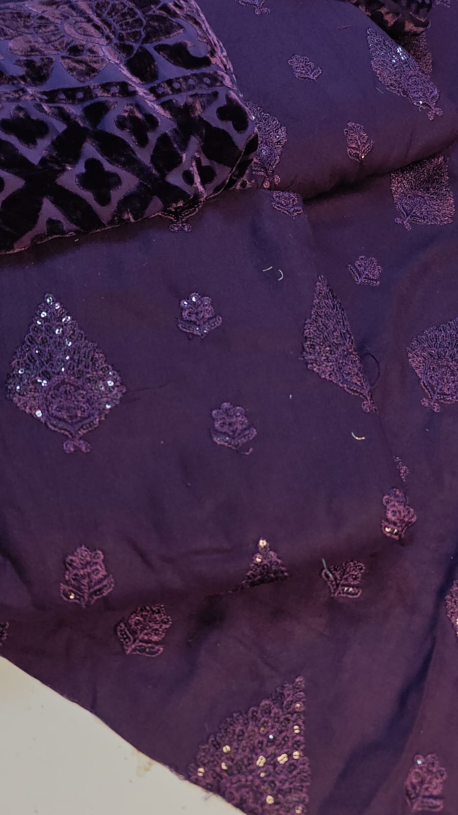 Winter Collection ✅Winter Collection 2026 ✅Brand: Breeze ✅Fabric: Dhanak Wool 3pc  ✅Status: Emb ❤️ Front shirt Heavy ✅Sleeves light Weight Emb ✅Back light Weight Emb ✅Trouser Plain Dupata :palachi shawal  ❤️ *Rs3050*